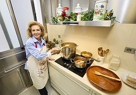 Mayrén Beneyto en su casa preparando el cocido.