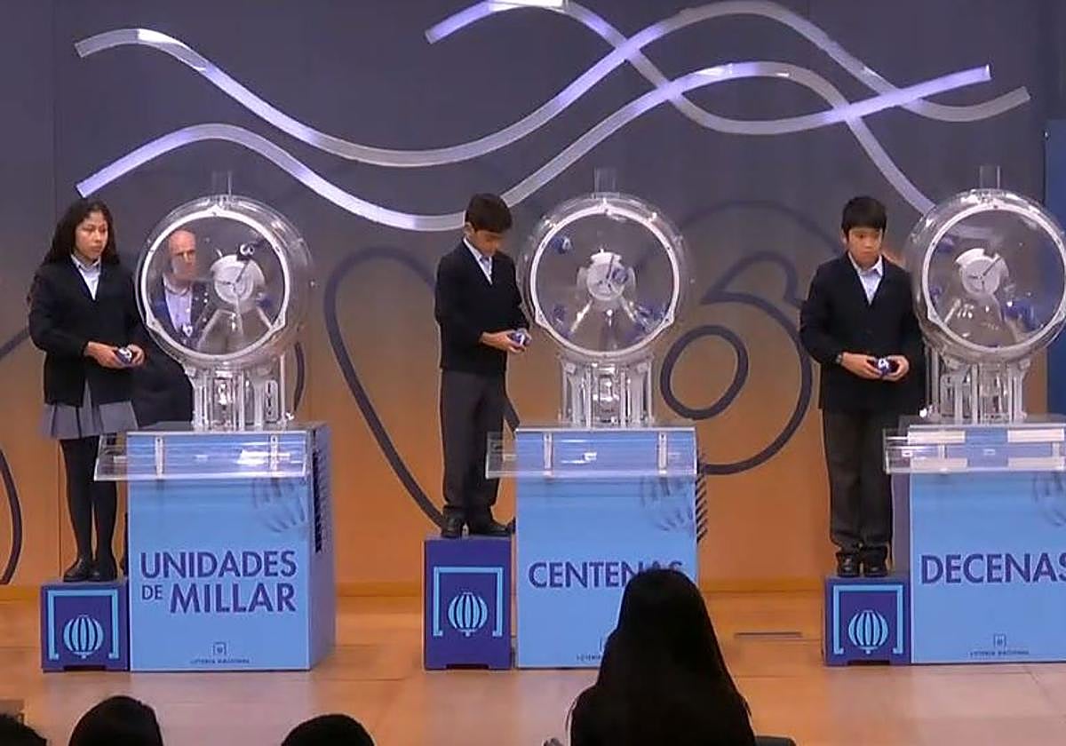 El Sorteo Extraordinario del Día de la Constitución deja hoy sábado el primer premio en un pueblo de 1.496 habitantes y en 6 localidades más