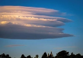 Imagen de archivo de una nube lenticular.