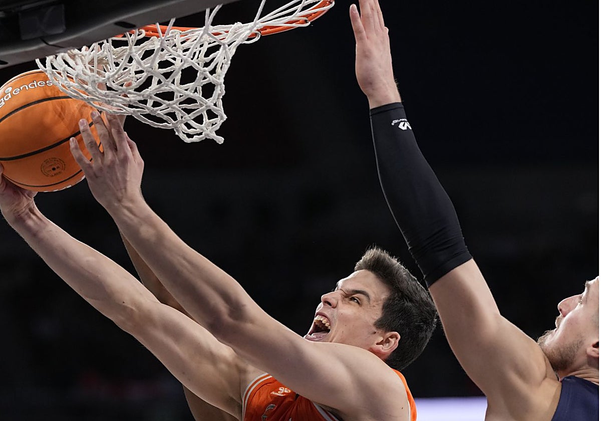 Pradilla ataca el aro del Baskonia-