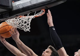 Pradilla ataca el aro del Baskonia-