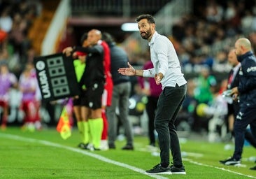 La mala planificación del Valencia aprieta a Carlos Corberán