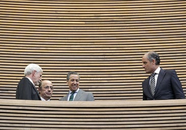 «¿Zaplana? Lo veo con frecuencia, todo el PP forma parte de mi proyecto», dice el expresident