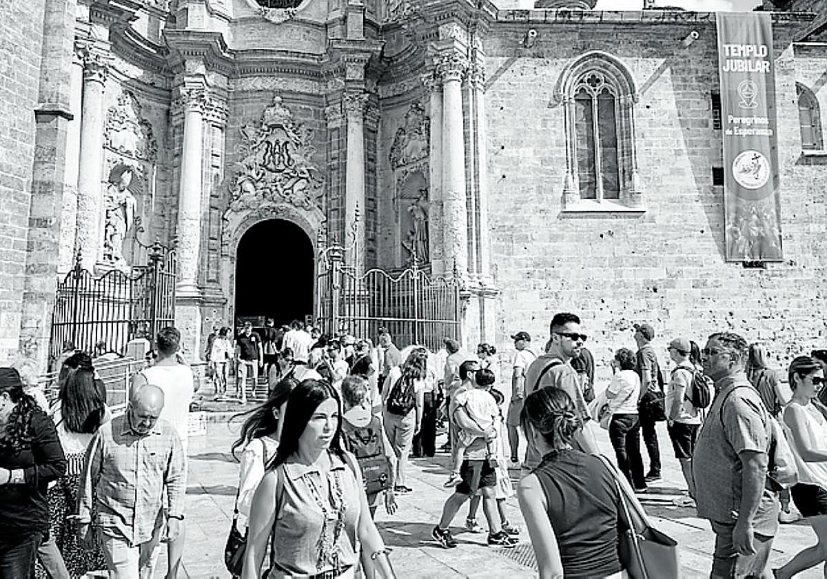 Valencia roza ya el récord turístico