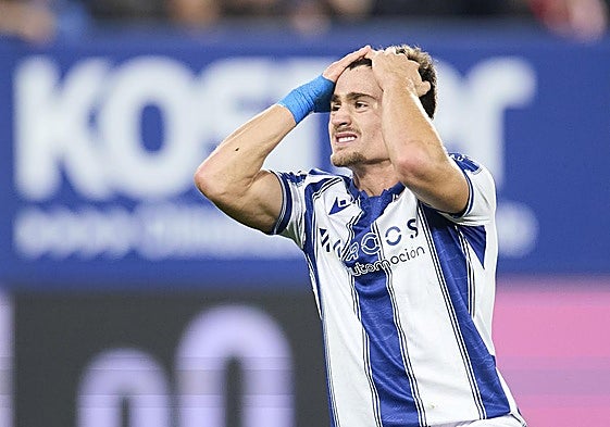 Iván Romero se lamenta en El Sadar.