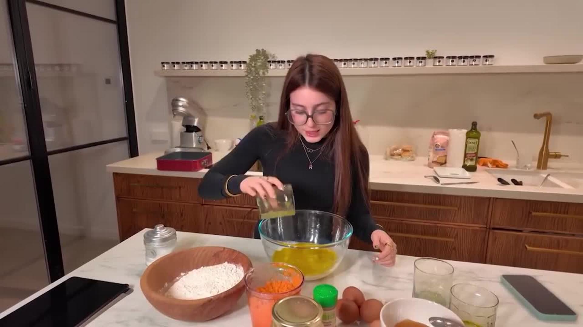 Roro se prepara para su enfrentamiento contra Abby en La Velada del Año V