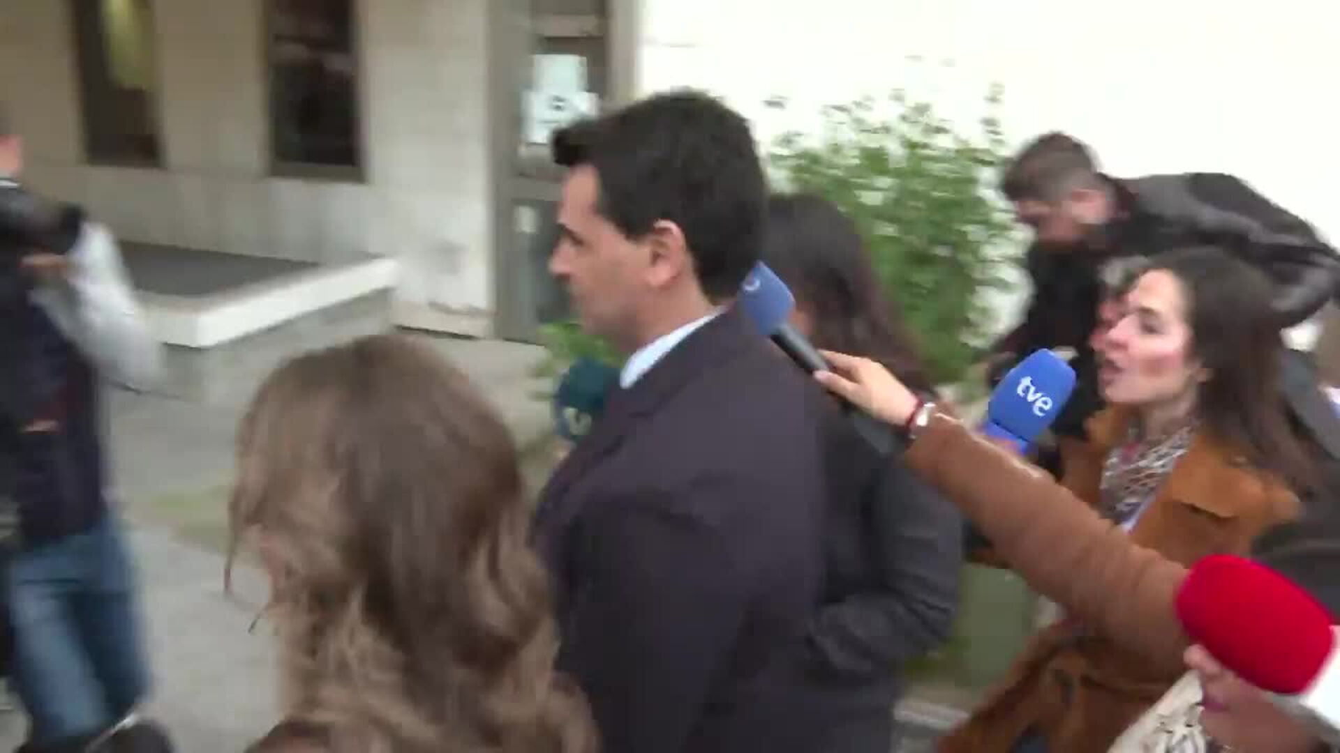 La pareja de Ayuso llega al juzgado para declarar por presunta corrupción en los negocios