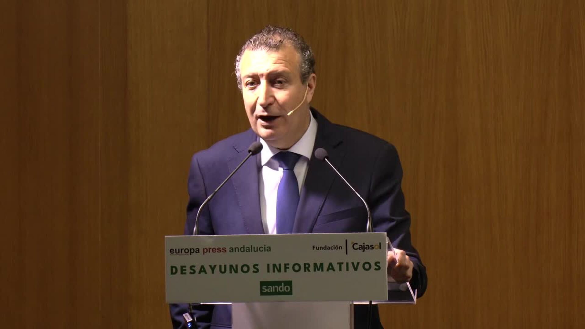 Fernández acusa a la Junta de tratar el virus del Nilo como una mera "plaga de cucarachas"