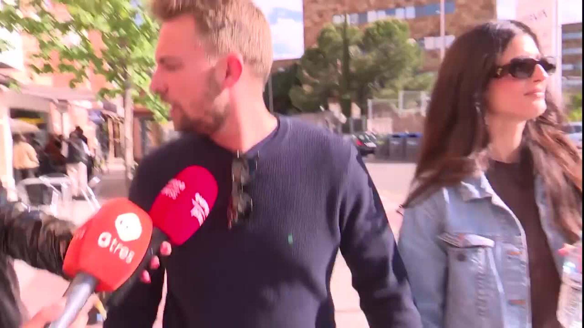 José María Almoguera responde rotundo a los dardos de Paola Olmedo y la reta a mostrar pruebas