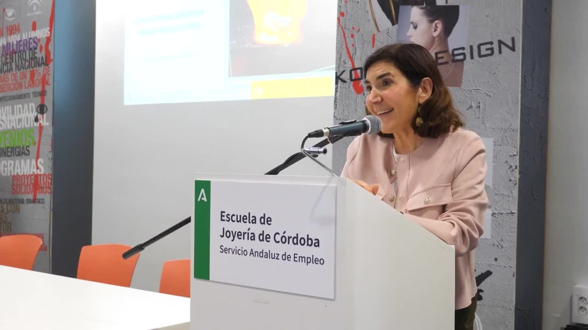 Blanco destaca el papel clave de la Escuela de Joyería en la formación de excelencia del sector