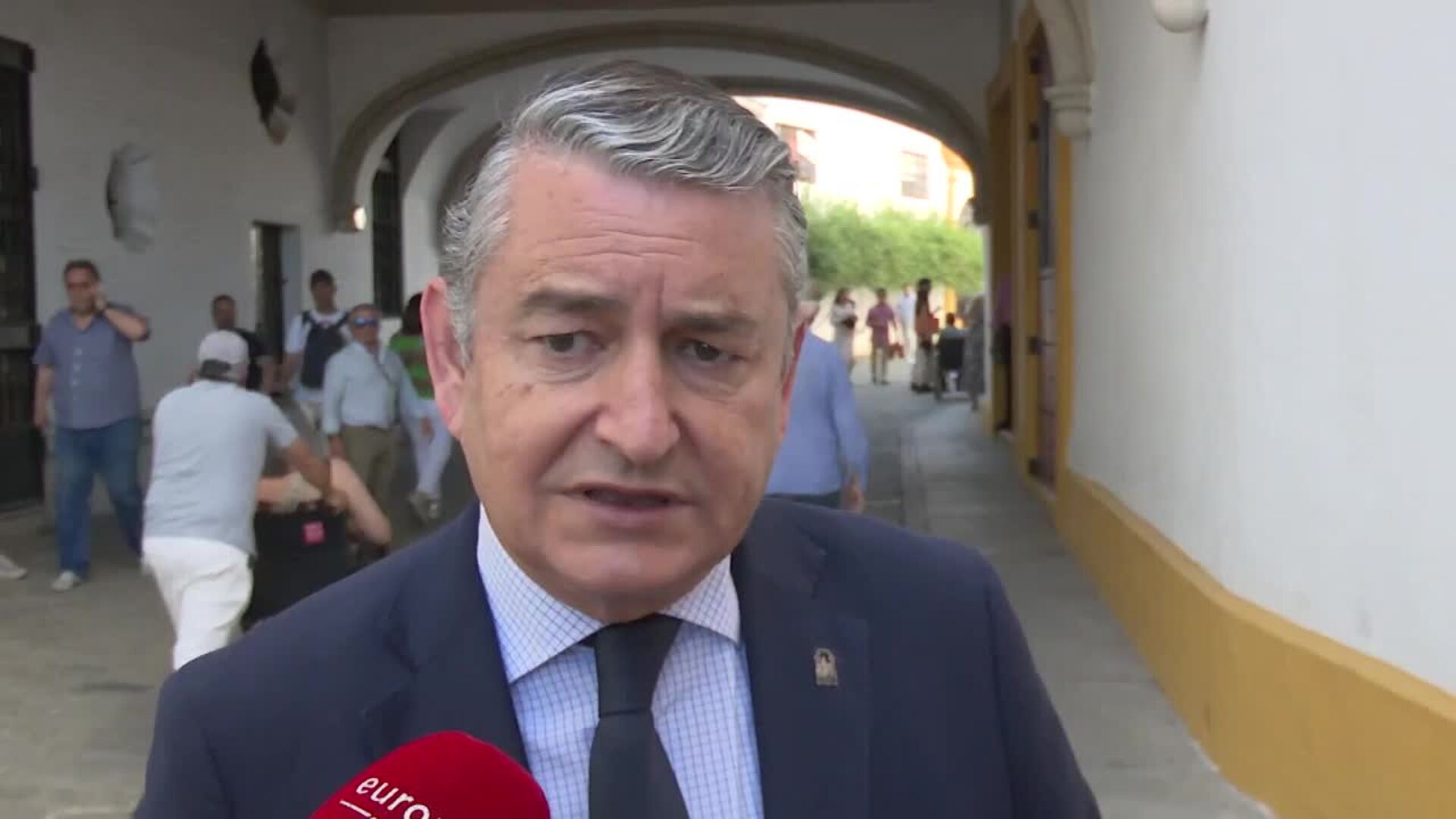 Sanz acusa a Montero de ser "la mera delegada de Sánchez" y no defender a los andaluces