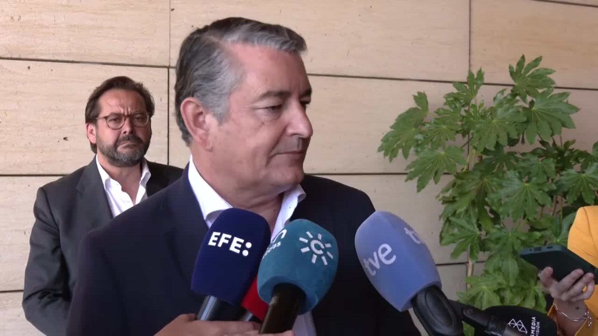Junta recalca que "no se puede" una Conferencia sólo con los temas que "interesan al Gobierno"