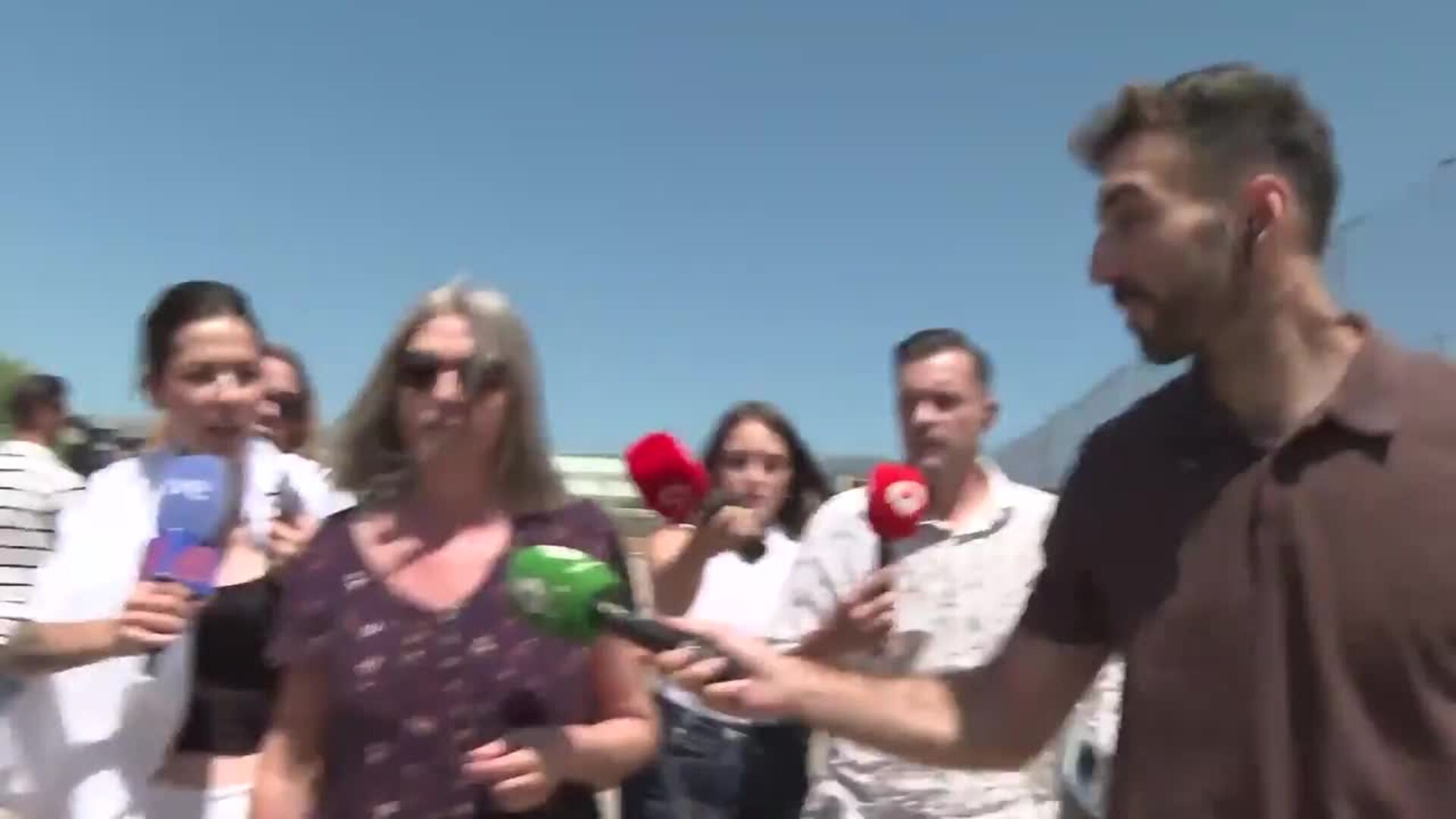 La familia de Santos Cerdán sale de la cárcel tras visitarle