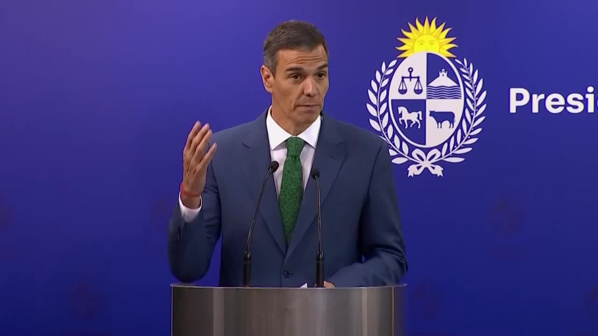 Sánchez reivindica desde Uruguay la emigración frente a quienes "inventan pasados imaginarios"