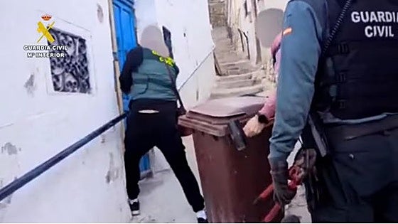 La Guardia Civil desmantela un grupo dedicado a robos en obras y venta de droga en Vila Joiosa y Finestrat