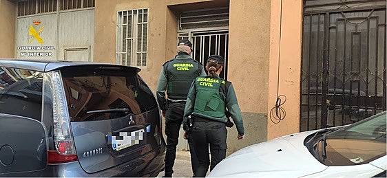 Detienen en Silla a un matrimonio que tenía una orden de ingreso en prisión