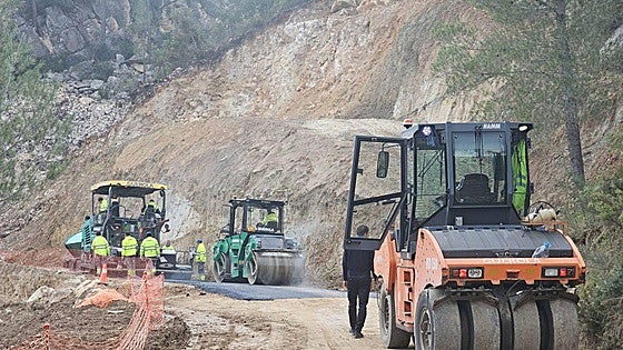 Loriguilla amplía los caminos junto al embalse para mejorar el acceso al monte en un incendio