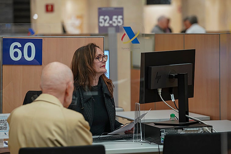 Confirmado: Hacienda beneficiará con hasta 1.356 euros a las personas que cumplan estos requisitos