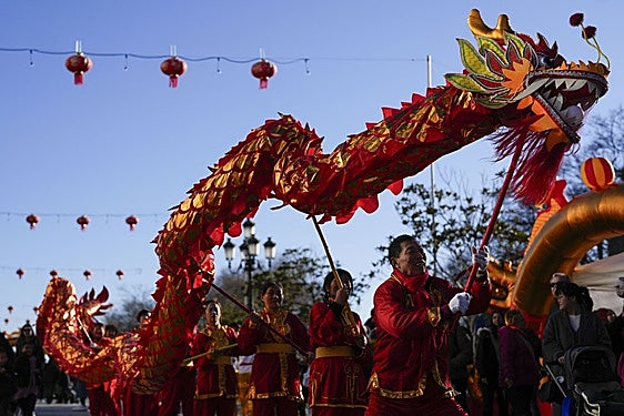 Qué hacer este sábado 7 de febrero en Valencia: el Año Nuevo Chino, Fiesta del vermut en el Cabanyal y el estreno de la Exposición del Ninot 2026
