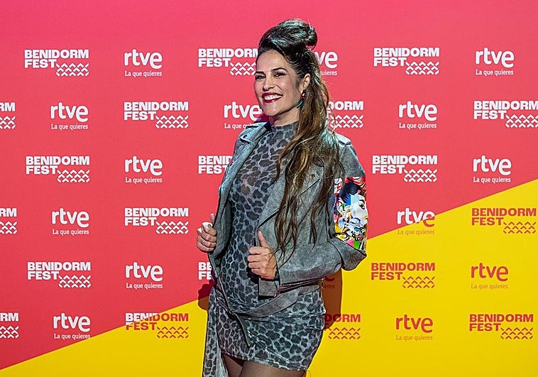 Así es KU Minerva, la voz del mítico «Estoy llorando por ti» que ahora busca conquistar el Benidorm Fest