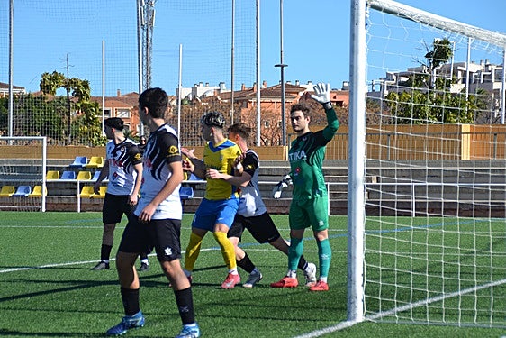 El Dénia afronta el duelo ante el Algemesí sin Benavente
