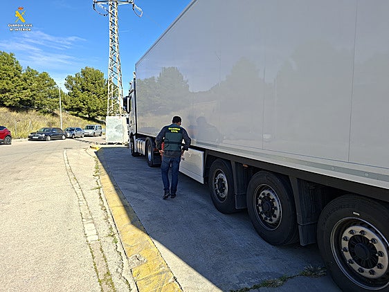 Roba un semirremolque en Tavernes para realizar un negocio por debajo del precio de mercado
