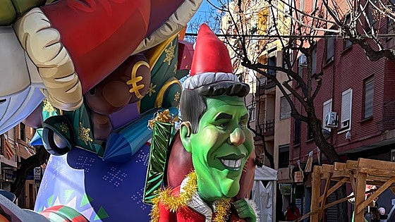 El viento derriba parte de la falla Genovés de Alaquàs y la comisión logra repararla en pocas horas