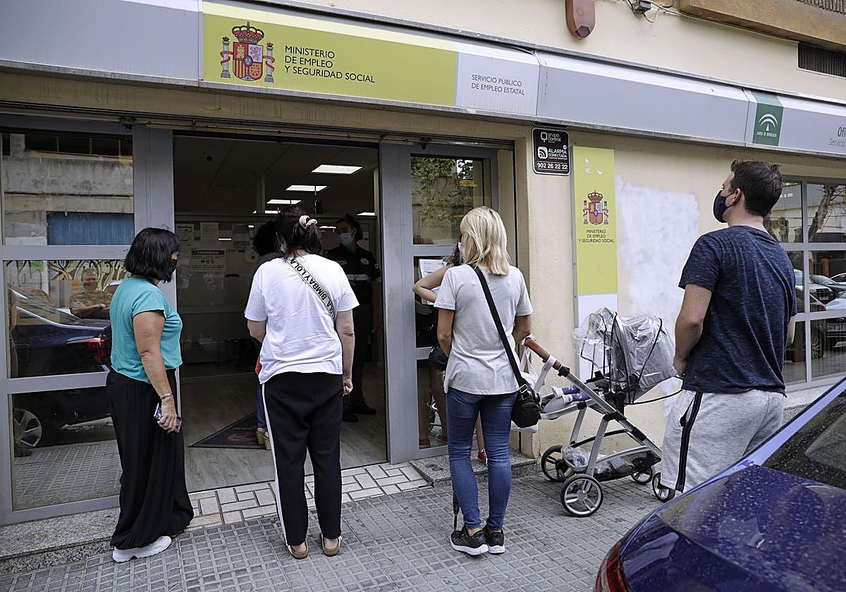 SEPE | El SEPE lanza un aviso a los mayores de 45 años que buscan ...