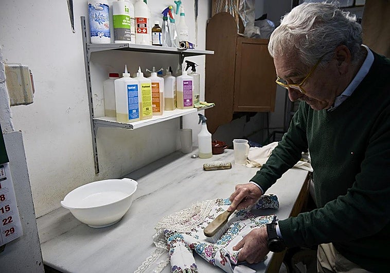 Los trucos para saber cómo guardar el ajuar fallero