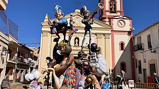 Los ninots vuelven a salir a las calles