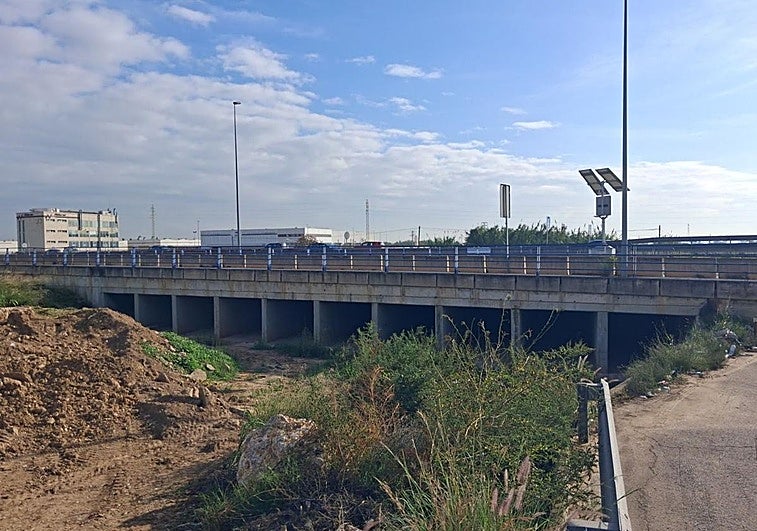 El barranco se ensanchará 30 metros en Beniparrell para evitar que desborde a los polígonos