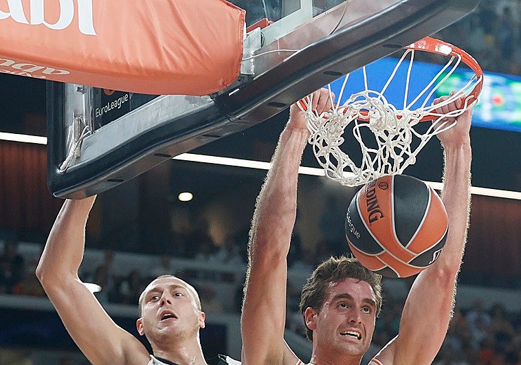 Un brutal Reuvers lidera el asalto de Bolonia del Valencia Basket
