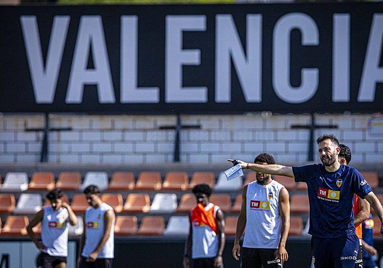 Corberán-Giráldez, renovaciones para analizar