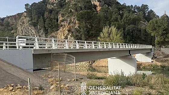 El nuevo puente de Bugarra supera la prueba de carga para su reapertura
