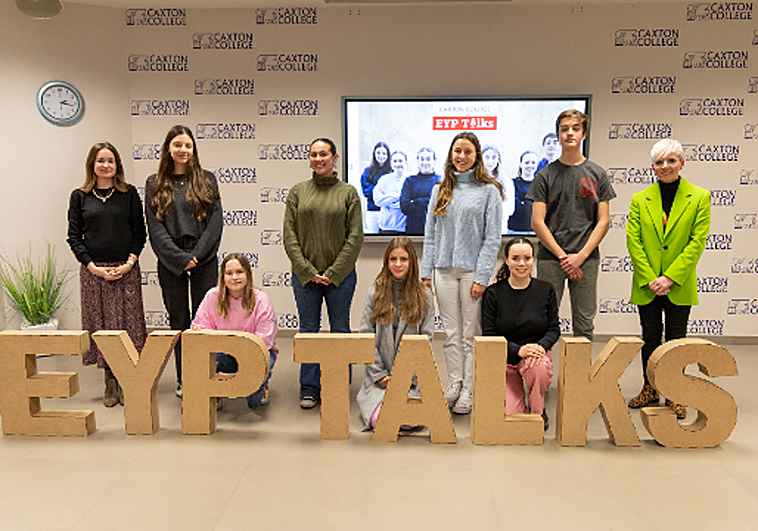 De las aulas de Caxton College a la élite universitaria
