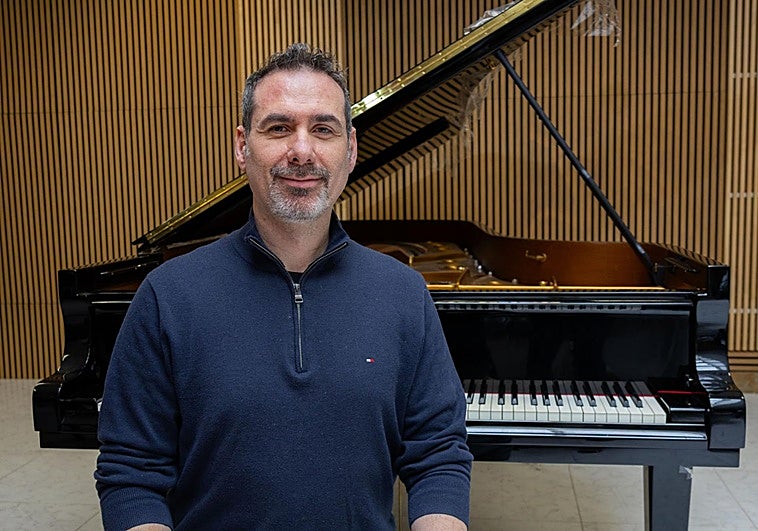 Un valenciano lidera la primera formación universitaria de afinador de pianos