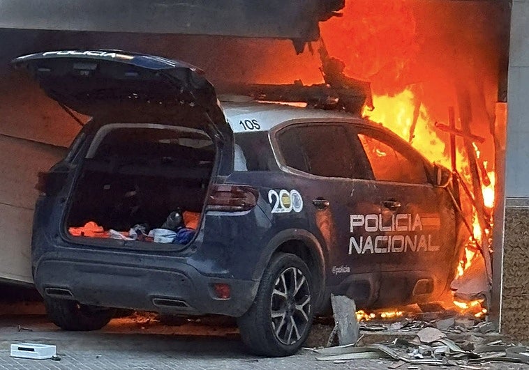 Identifican al conductor que se dio a la fuga y dejó un coche policial en llamas tras una persecución en Alaquàs