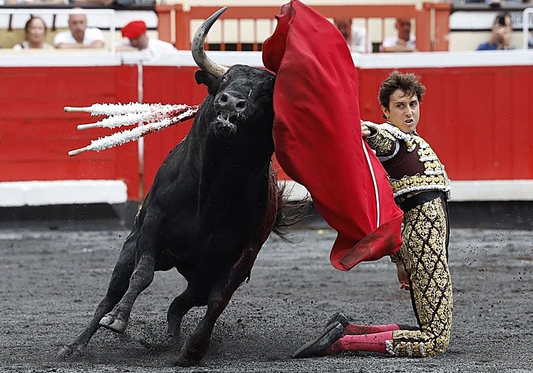 Dónde ver en Valencia gratis por televisión la corrida de toros de Roca Rey y Manzanares en la Feria de Sevilla 2026