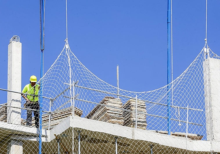 El Gobierno levantará cerca de 200 casas en municipios dana, pero se atasca en la construcción de las ya prometidas