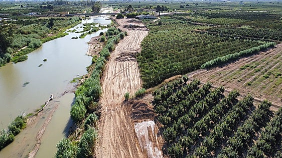 La CHJ avanza en los trámites para la construcción de la mota de defensa de Guadassuar