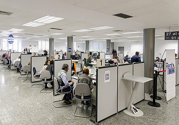 Alerta por nuevas estafas en la campaña de la Renta 2025: cómo saber si ya has caído