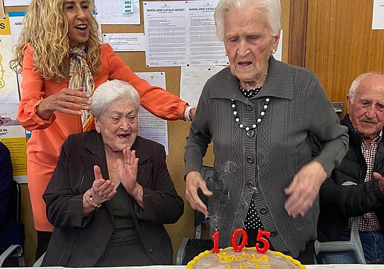 La 'supercentenaria' motorista de Valencia