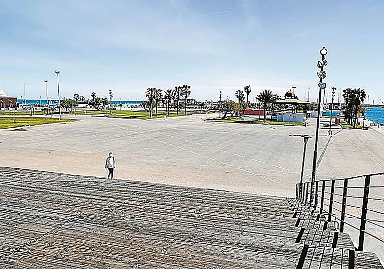 Vecinos y hosteleros del Marítimo se oponen al traslado de festivales a La Marina