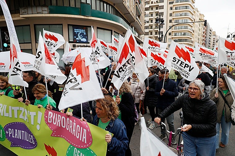 Los cinco 'nos' del Botánico a subir el sueldo de los profesores valencianos cuya huelga ahora jalean