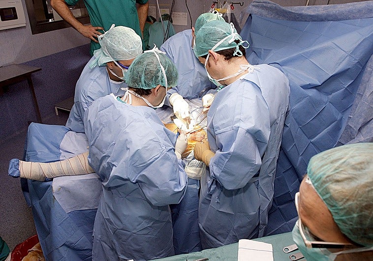 La escasez de anestesistas y la huelga de médicos complican la reducción de la lista de espera antes del verano