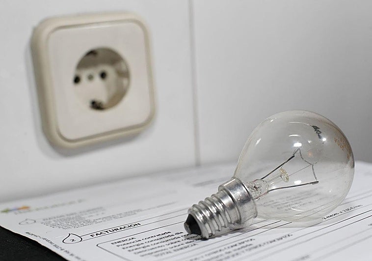 El precio de la luz sube este miércoles: las mejores horas para encender los electrodomésticos