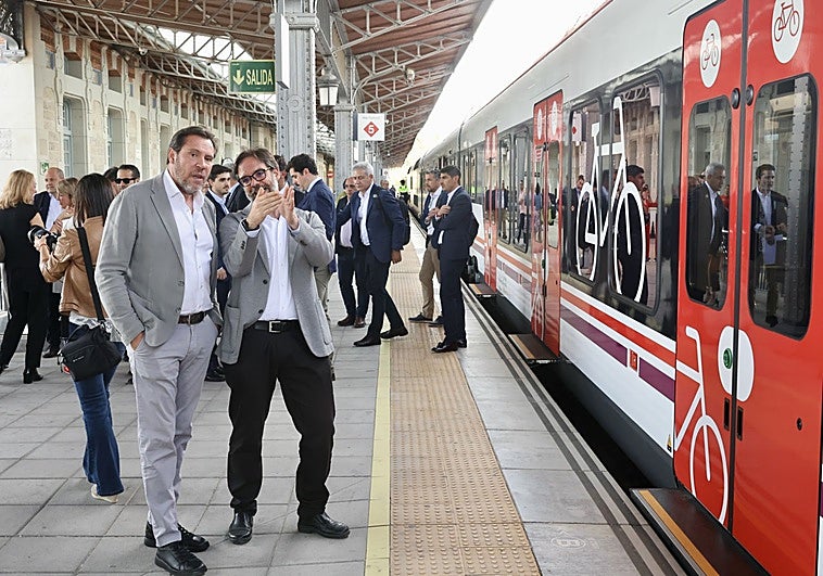 Los nuevos trenes de Cercanías pasan de largo de Valencia y recalan en Madrid y Barcelona
