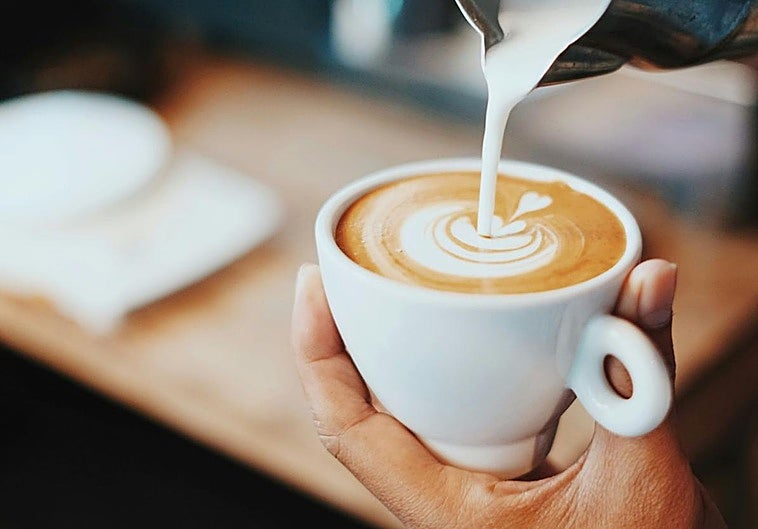 El ingrediente antioxidante para añadir al café que ayuda a reducir el colesterol