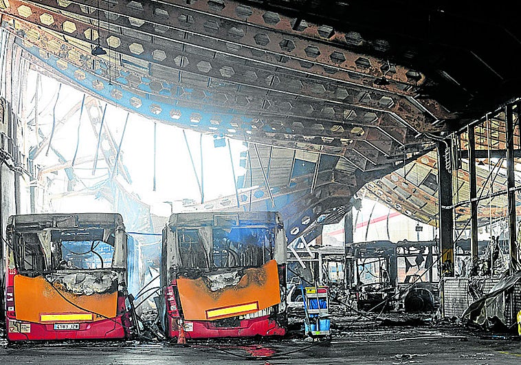 Burgos revive el incendio de la EMT de Valencia con un siniestro similar