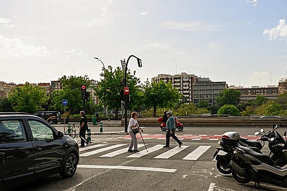 Movilidad instala un nuevo semáforo para facilitar la incorporación a la avenida de Tirso de Molina desde Campanar